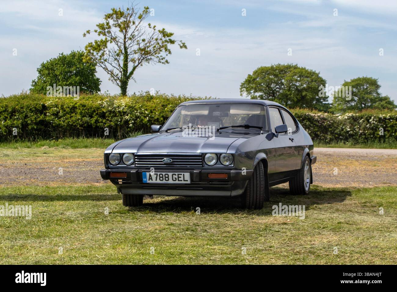 1983 80er Jahre Grey Ford Capri S 5Spd Fließheck Benzin 1993 ccm; 2025 Wheels Up North, Car Culture Event, modifizierter Klassiker und britischer Supersportwagen Event, Longridge, England, Großbritannien Stockfoto