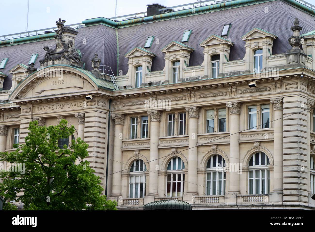 Banque Cantonale Vaudoise, BCV, am Place Saint-Francois in Lausanne, Schweiz, Mai 2025 Stockfoto