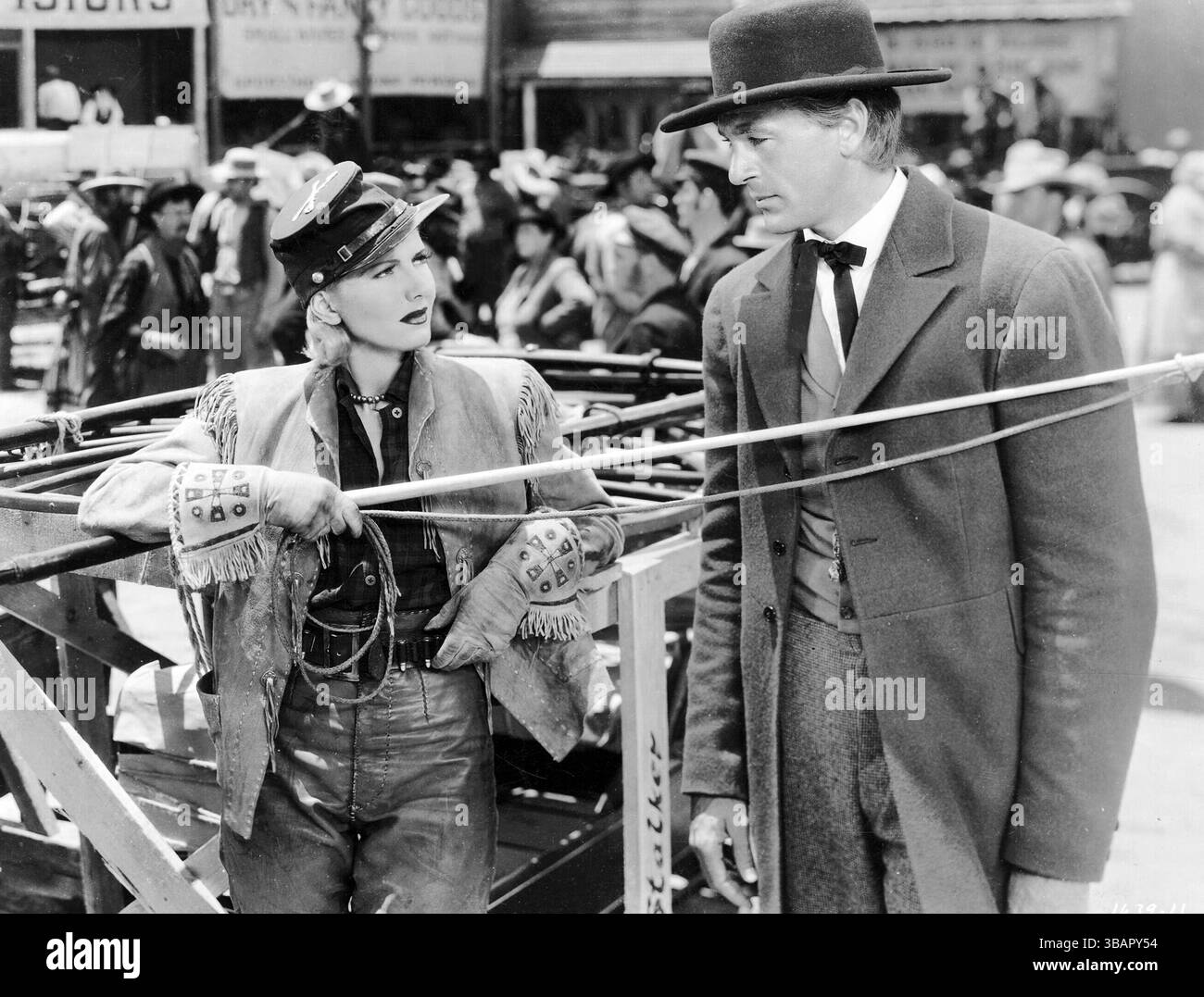 Gary Cooper und Jean Arthur in Cecil B DeMille's The Plainsman  (Paramount, 1936) Stockfoto