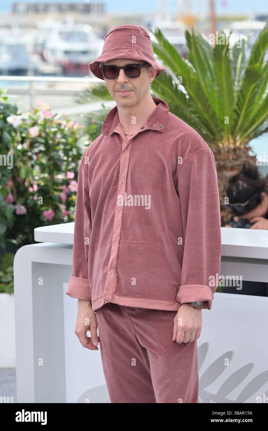 Cannes, Frankreich. Mai 2025. CANNES, FRANKREICH. 13. Mai 2025: Jeremy Strong beim Fotocall für die Cannes Jury beim 78. Festival de Cannes. Bildnachweis: Paul Smith/Alamy Live News Stockfoto