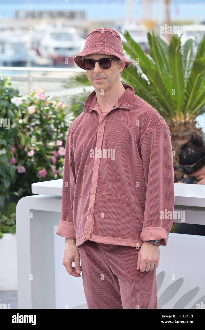 Cannes, Frankreich. Mai 2025. CANNES, FRANKREICH. 13. Mai 2025: Jeremy Strong beim Fotocall für die Cannes Jury beim 78. Festival de Cannes. Bildnachweis: Paul Smith/Alamy Live News Stockfoto