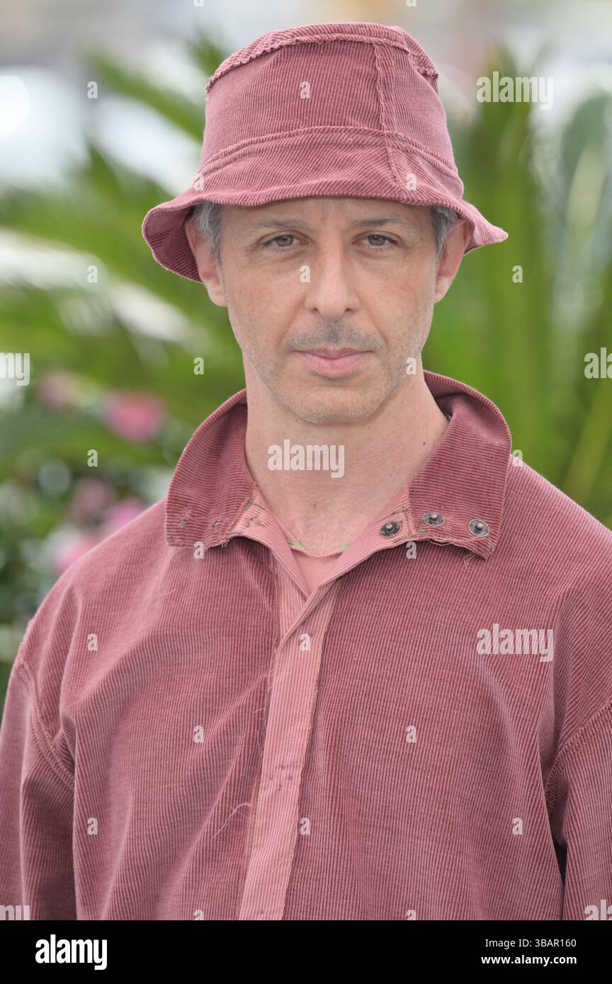 Cannes, Frankreich. Mai 2025. CANNES, FRANKREICH. 13. Mai 2025: Jeremy Strong beim Fotocall für die Cannes Jury beim 78. Festival de Cannes. Bildnachweis: Paul Smith/Alamy Live News Stockfoto