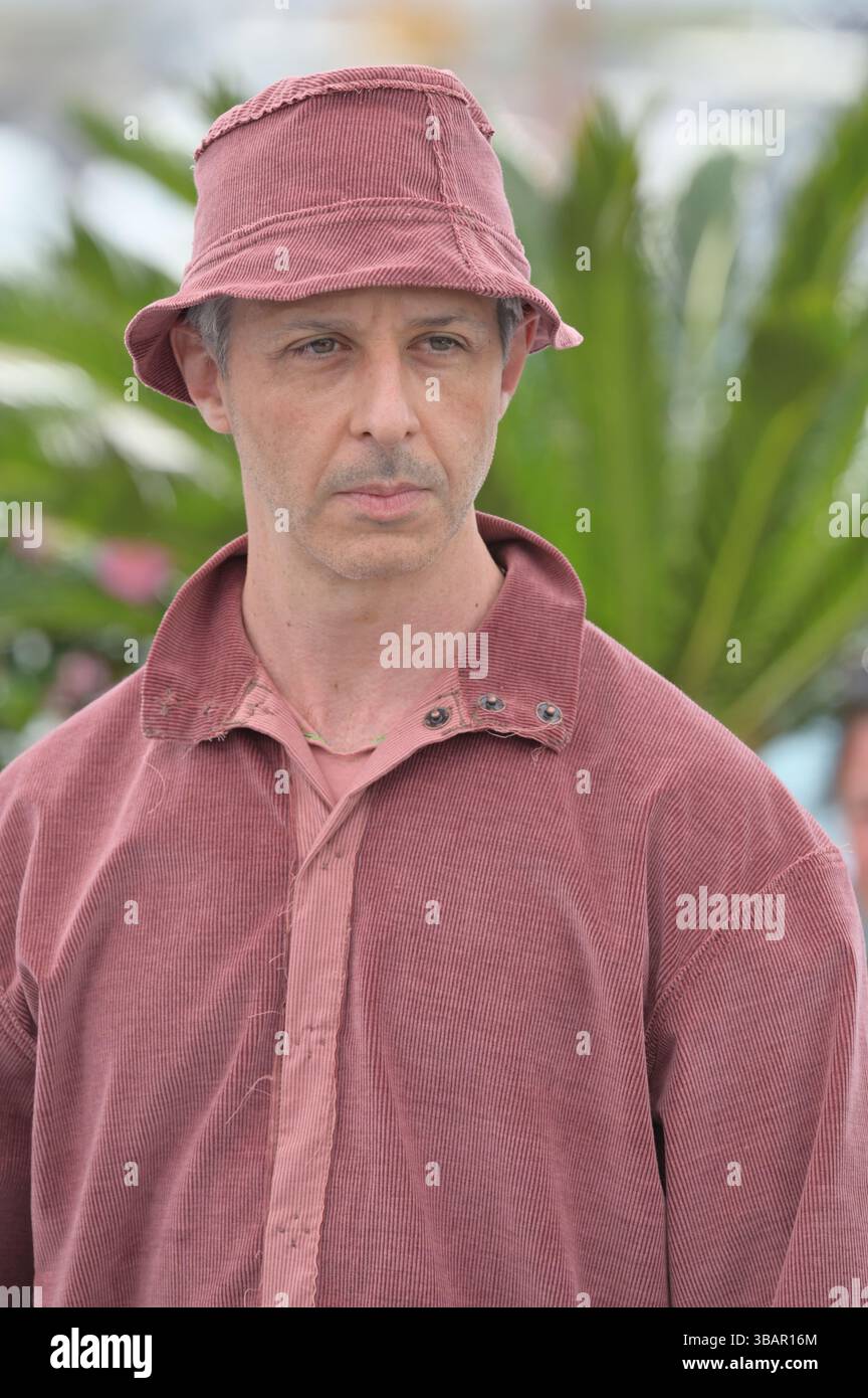 Cannes, Frankreich. Mai 2025. CANNES, FRANKREICH. 13. Mai 2025: Jeremy Strong beim Fotocall für die Cannes Jury beim 78. Festival de Cannes. Bildnachweis: Paul Smith/Alamy Live News Stockfoto