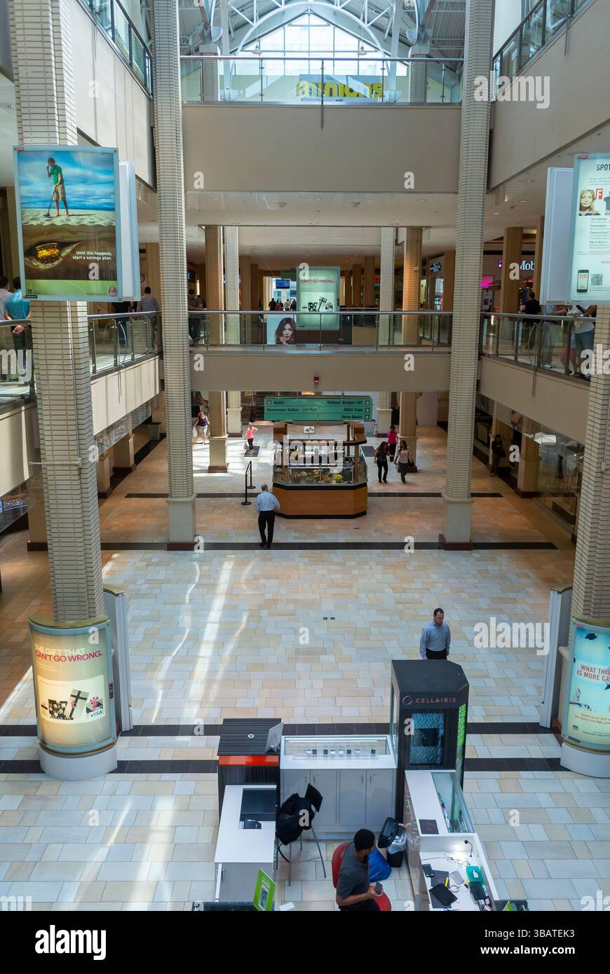 Jersey City, New Jersey, USA, Hochwinkelblick, leeres Einkaufszentrum, innen, 'Newport Center', Atrium, Metro, Szenen Stockfoto