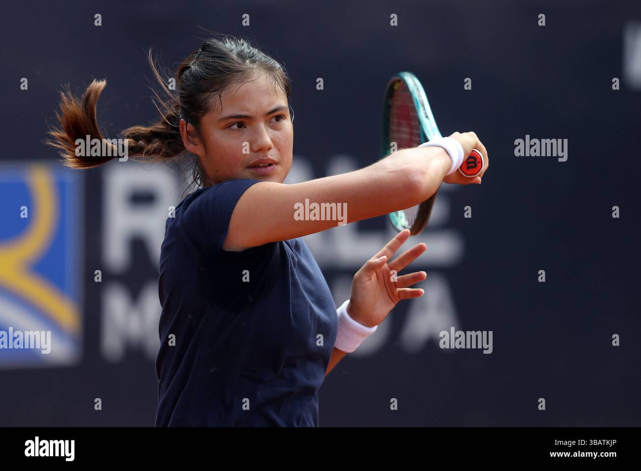 Emma Raducanu, Rang 49, wurde während der Trainingseinheit für die Internazionali BNL d’ Italia 2025 ATP und WTA Master 1000 im Foro Italico in Aktion gesehen. Stockfoto Emma Raducanu, Rang 49, wurde während der Trainingseinheit für die Internazionali BNL d’ Italia 2025 ATP und WTA Master 1000 im Foro Italico in Aktion gesehen. Stockfoto