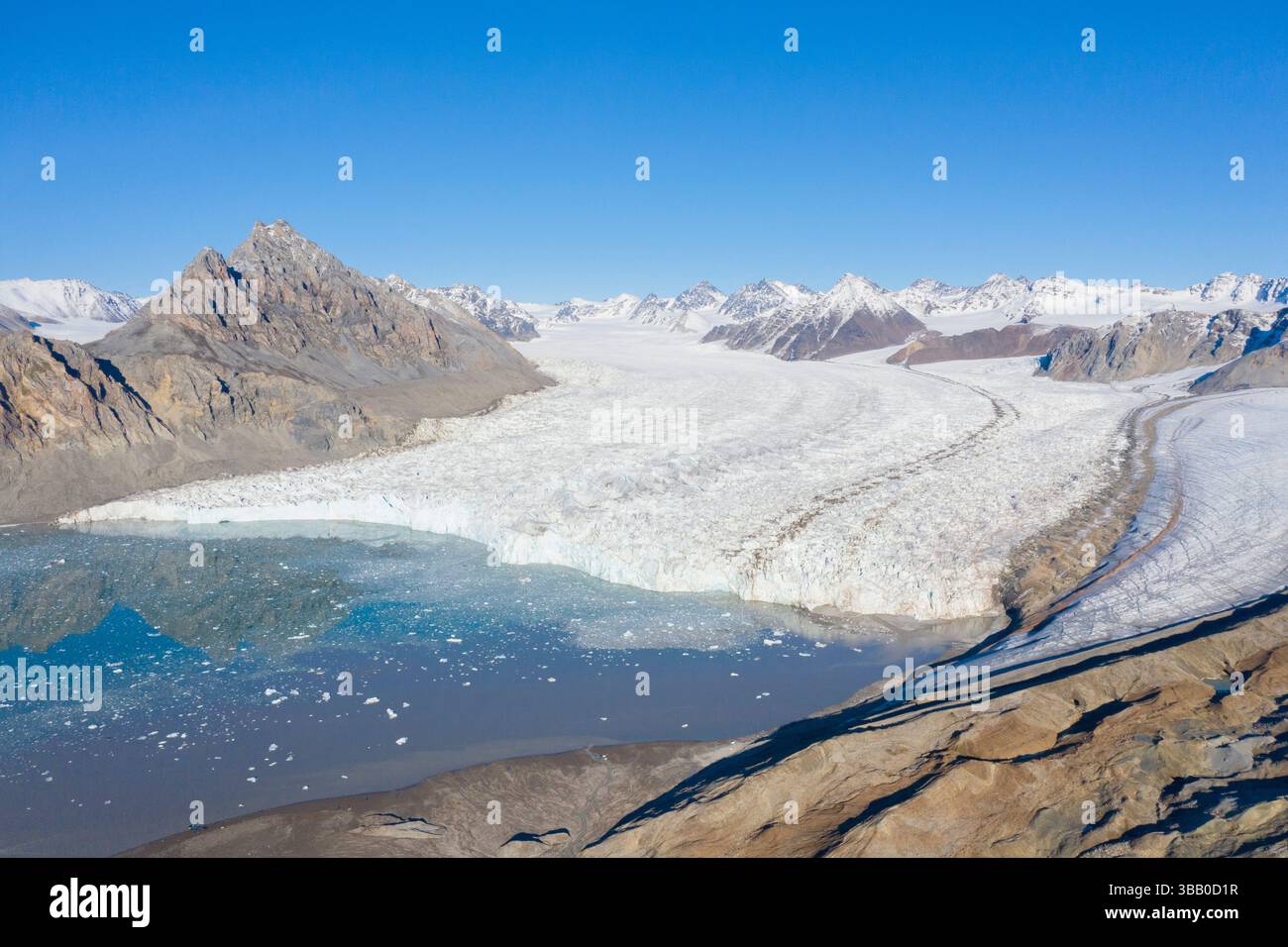 Luftaufnahme des Fjortende Julibreen, eines Gletschers im Haakon VII Land bei Spitzbergen, Svalbard Stockfoto