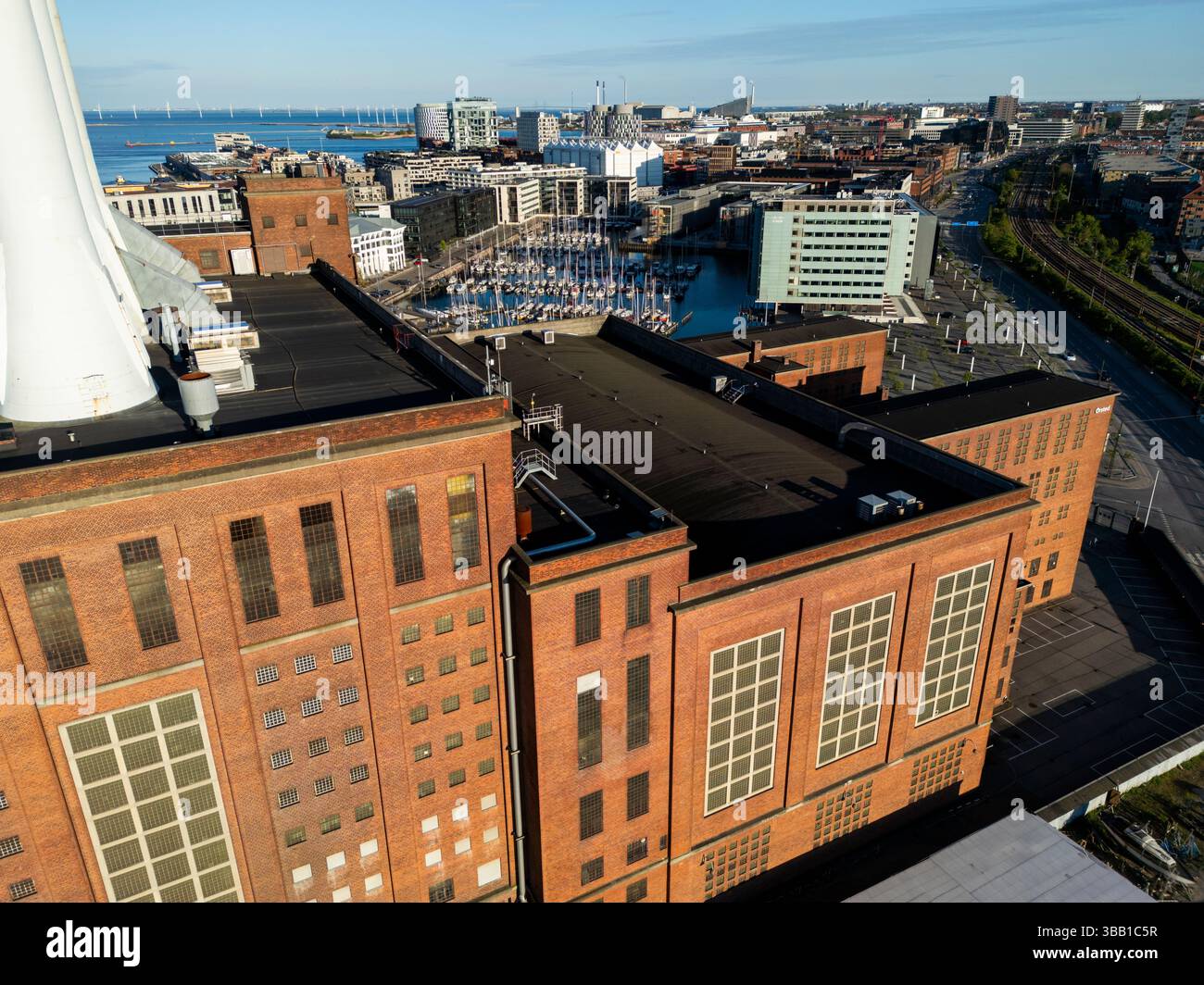 Svanemølleværket er et dansk varmeværk, der er beliggende ved Svanemøllebugten i Københavns Nordhavn. Værket er fra 1947-1953, er opført af Københavns Stockfoto