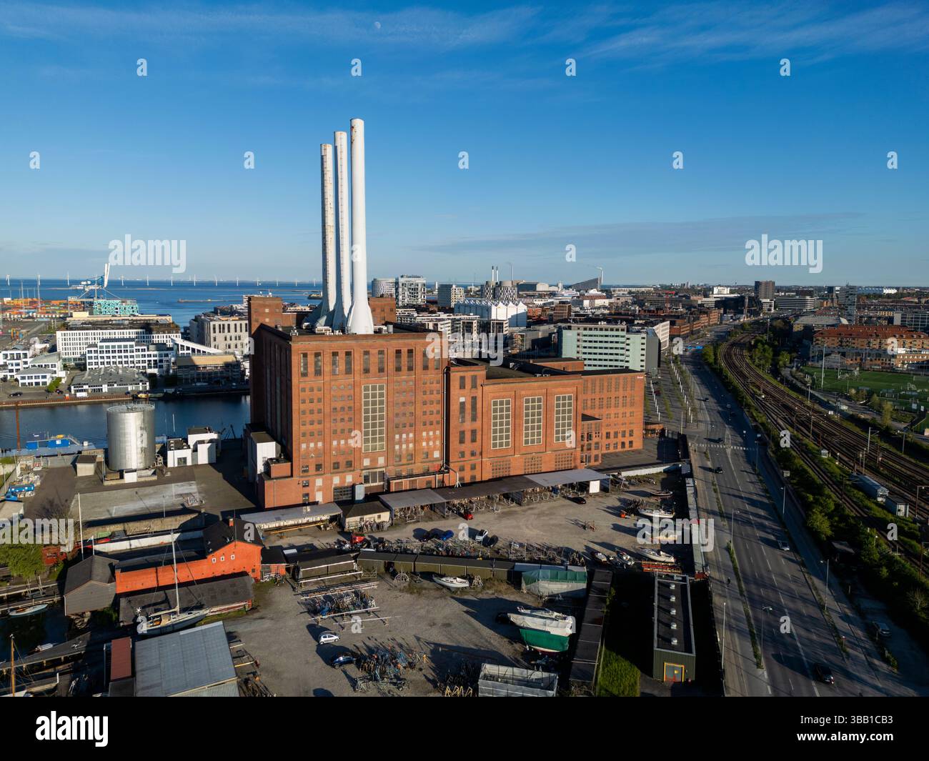 Svanemølleværket er et dansk varmeværk, der er beliggende ved Svanemøllebugten i Københavns Nordhavn. Værket er fra 1947-1953, er opført af Københavns Stockfoto