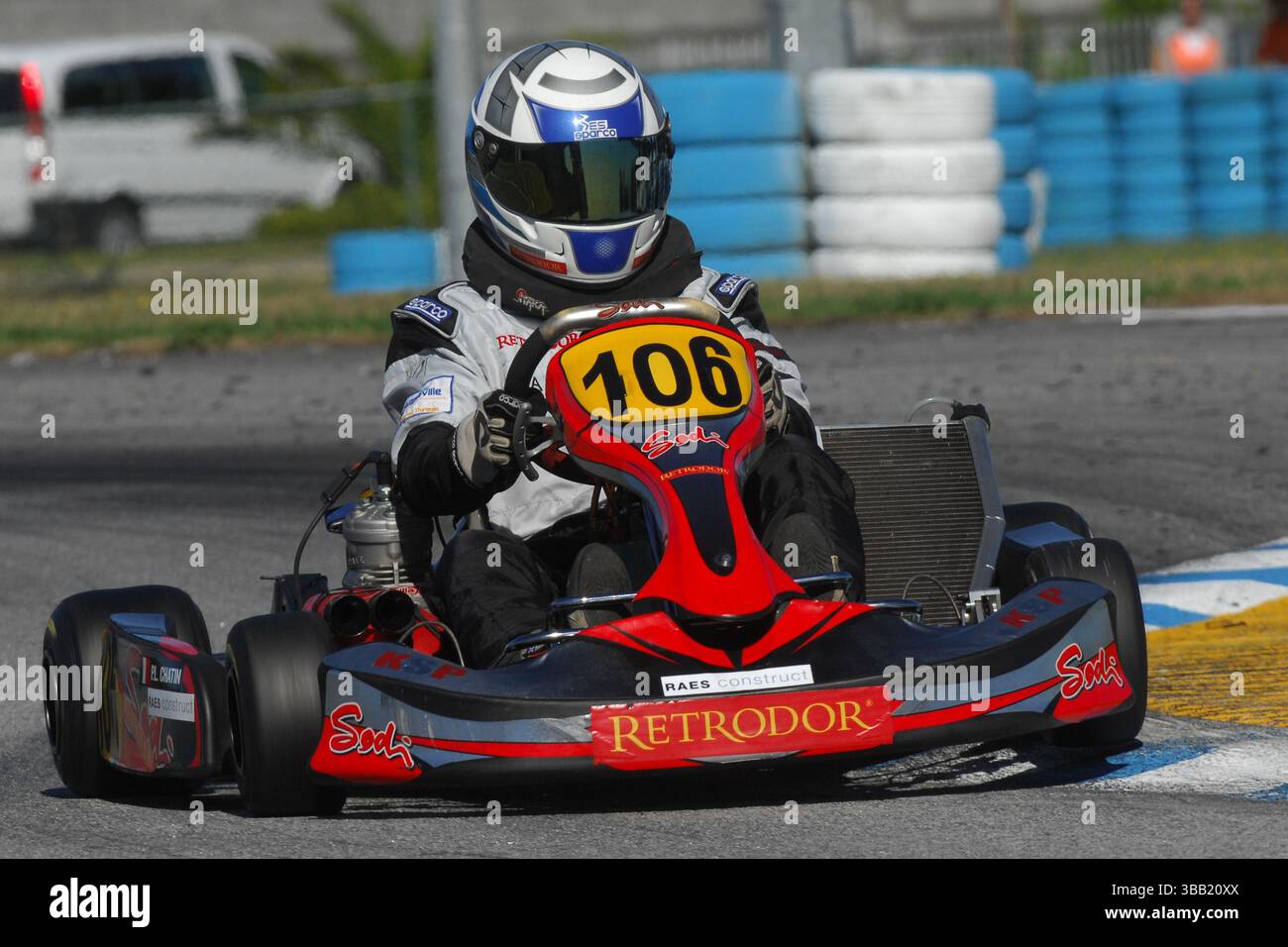 Paul-Loup Chatin, ein französischer Profi-Rennfahrer, hat in der LMP2-Klasse bedeutende Erfolge erzielt und sich sowohl 2014 als auch 2019 Siege in der europäischen Le Mans Series gesichert. Chatin, der derzeit mit dem Alpine Endurance Team antritt, wird hier früher in seiner Motorsport-Karriere vorgestellt. Stockfoto