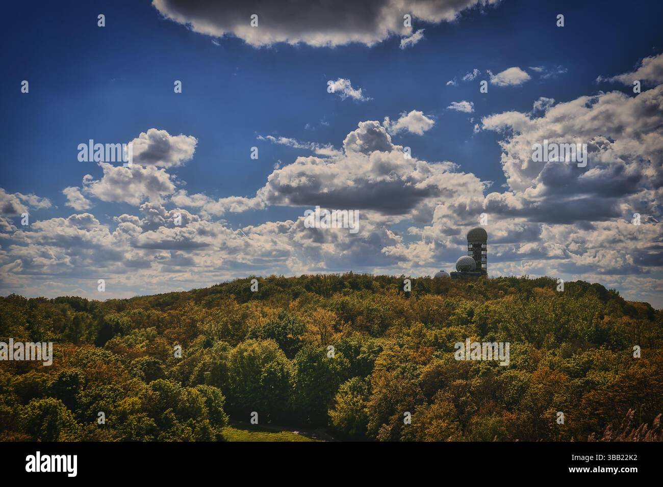 Teufelsberg Berlin - Abhörstation - Verlassener - Lostplace - Verlassener Ort - Seligen Verfall - Verlassener Ort - Urbex / Urbexing - Lost Place - Artwo Stockfoto