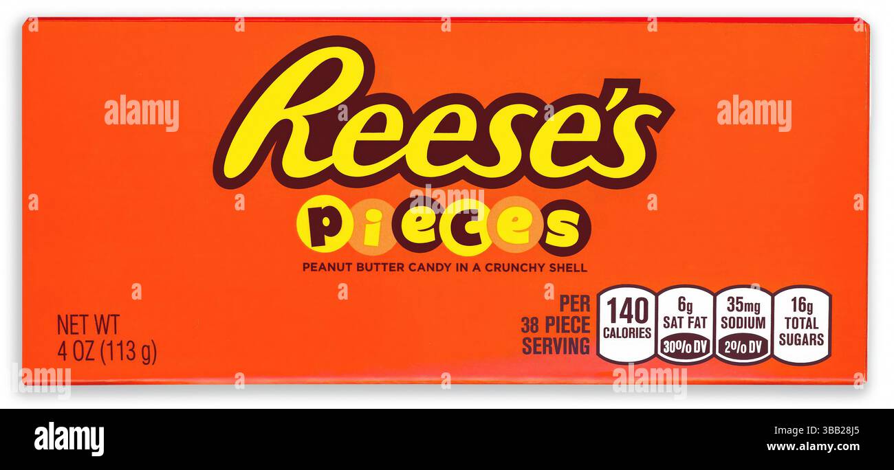Reese's Stücke Erdnussbutter Süßigkeiten in einer knusprigen Schale. Ein Produkt der Hershey Company. Stockfoto