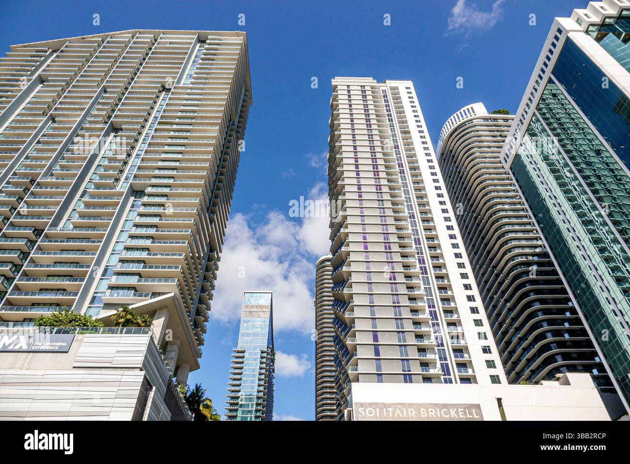 Miami Florida, Brickell Financial District, Blick von SW 1st Avenue, Solitair Brickell Luxus-Apartmentgebäude, CMX Brickell City Centre Cinema Tower, Pa Stockfoto
