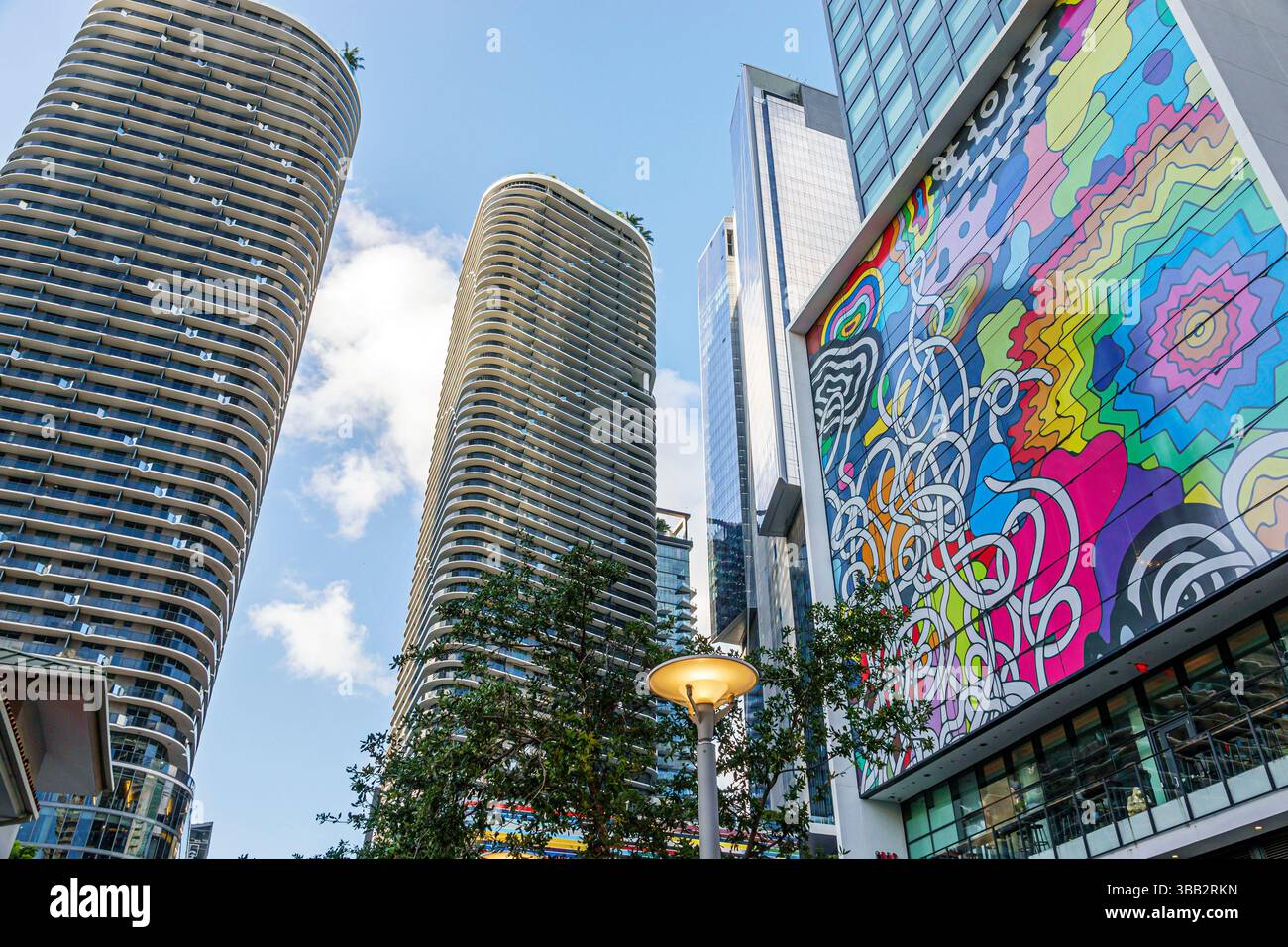 Miami Florida, Brickell Financial District, South Miami Avenue, Panoramablick nach oben, Hochhäuser, East Tower Brickell, Brickell CitizenM Hotel, Cur Stockfoto