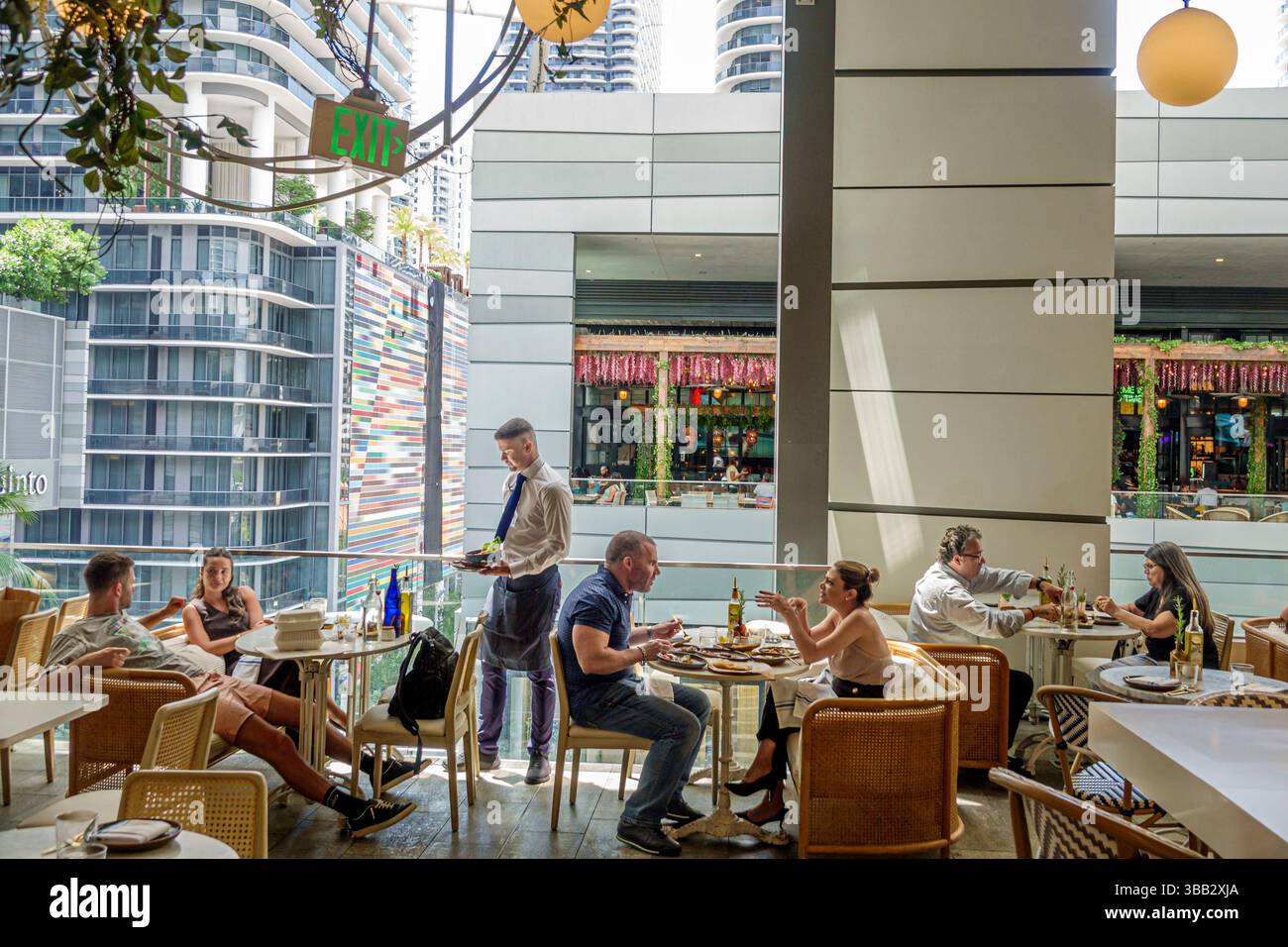 Miami Florida, Brickell Financial District, Brickell City Centre, Inneneinrichtung, Einkaufszentrum, mediterranes Restaurant Motek Brickell, Res Stockfoto
