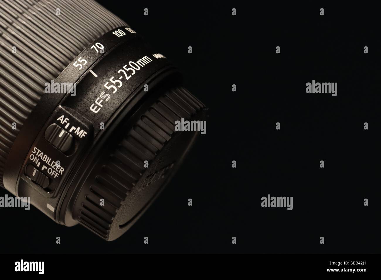 Das Canon EF-S Objektiv mit 55-250-mm-Zoom Stockfoto