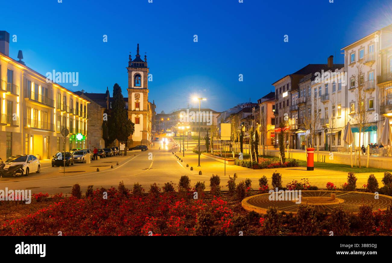 Abendfoto von Av Carvalho Araujo, Vila Real, Portugal Stockfoto