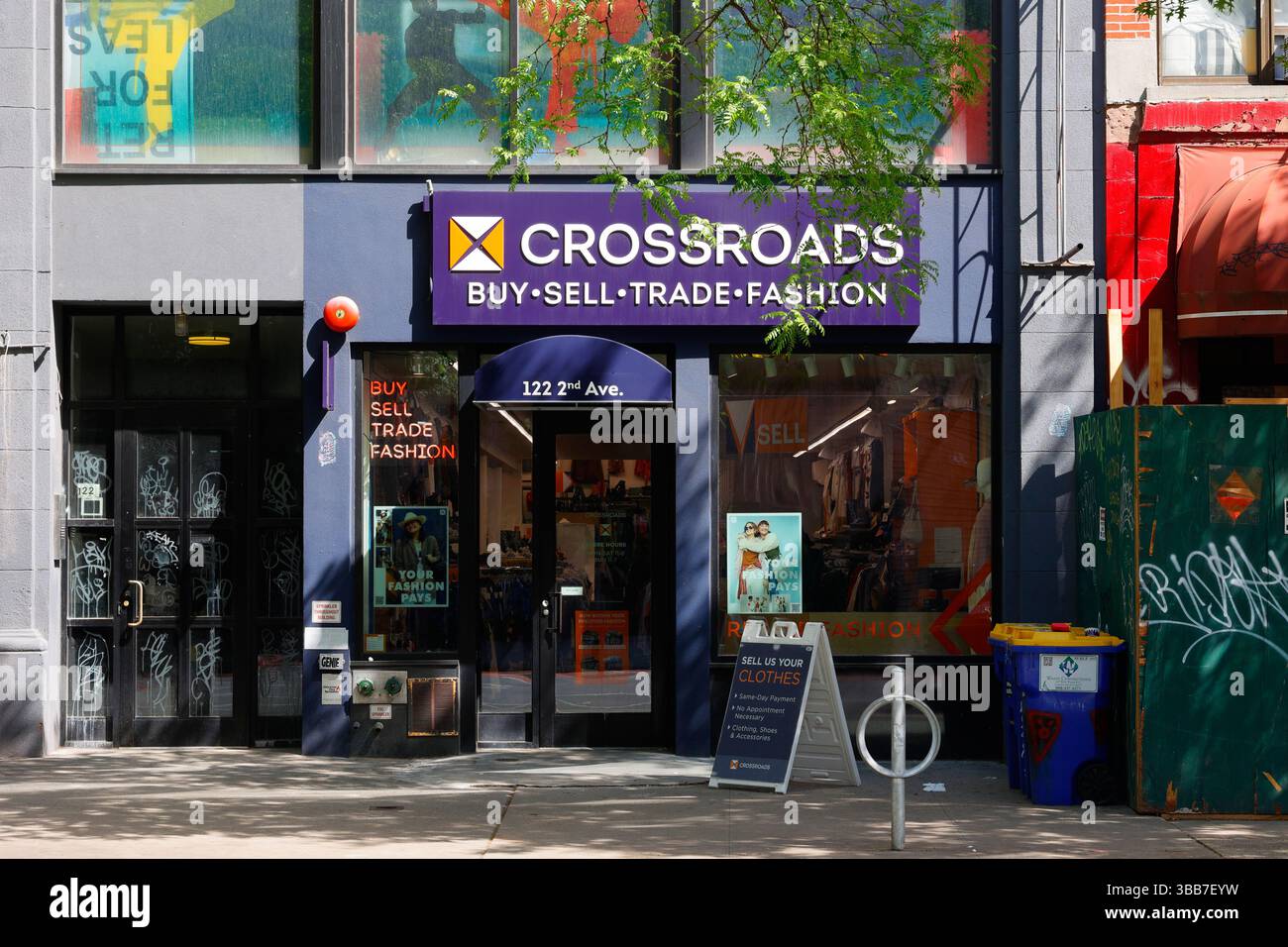 Crossroads Trading, 122 2nd Ave, New York, New York, New York, New York, New York, New York, New York, New York, New York, New York, New York. Stockfoto