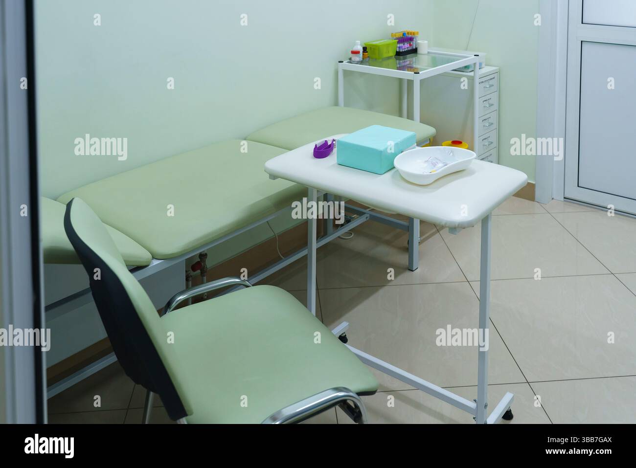 Eine medizinische Untersuchung, Blutanalyse, Analyse der Probenahme am Arbeitsplatz, Stockfoto