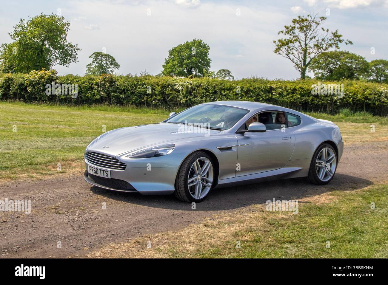 2016 Silver Aston Martin DB9 V12 Auto V12 510 Touchtronic LL Auto Car Coupe Benzinmotor 5935 ccm; 2025 Räder nach Norden, Car Culture Event, modifizierter Klassiker, Sportwagen und Supersportwagen Event, Longridge, England, Großbritannien Stockfoto