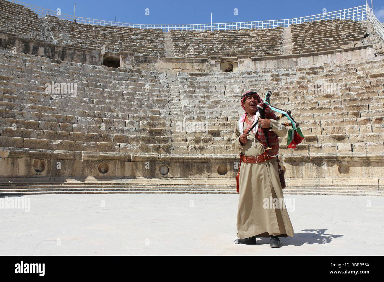 Jordanischer Bagpiper im Jerash's Southern Theatre Stockfoto