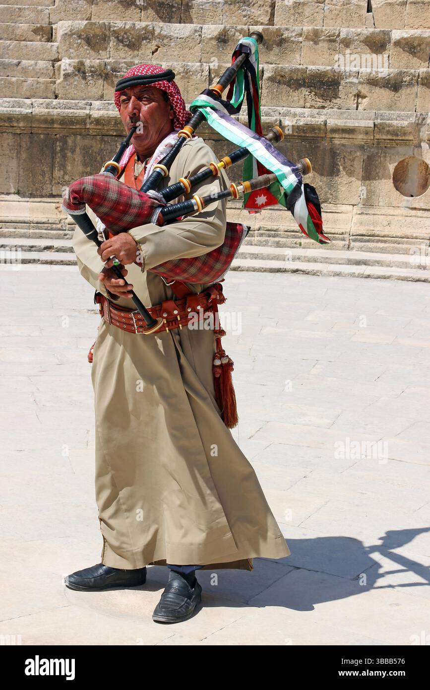 Jordanischer Bagpiper im Jerash's Southern Theatre Stockfoto
