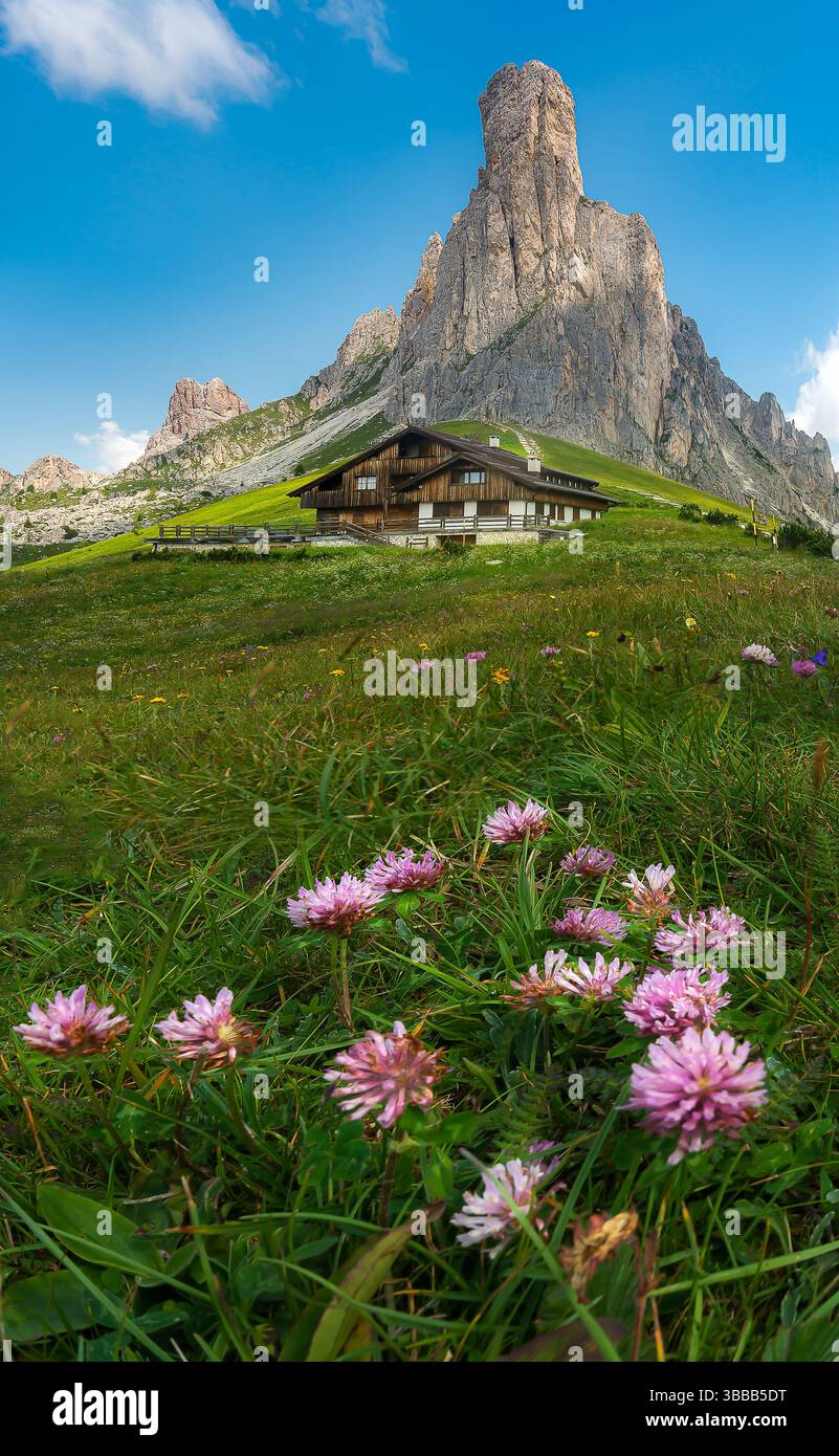 Beautiful mountain range on Giau Pass, Dolomites Italy Stockfoto