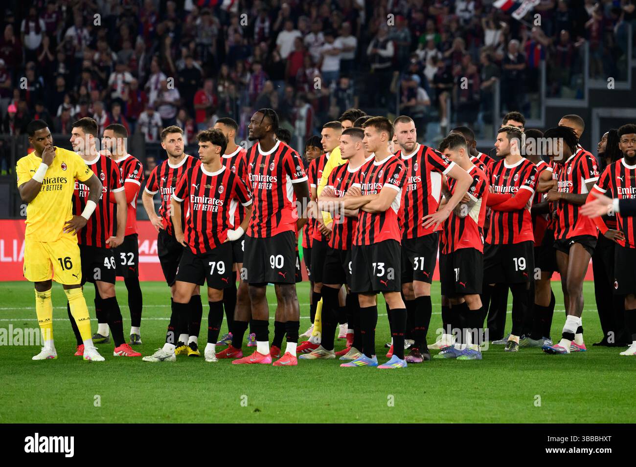 Niederschlagung der Mailänder Spieler am Ende des Finalspiels der Coppa Italia zwischen dem AC Milan und Bologna FC im Stadio Olimpico in Rom (Italien), 14. Mai 2025. Stockfoto
