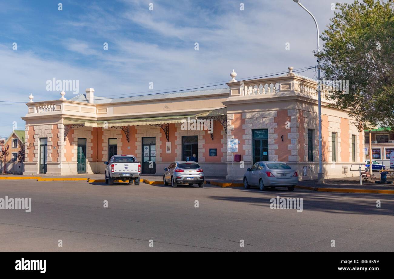 Der ursprüngliche Bahnhof, heute ein Museum, in Puerto Madryn, Argentinien. Die Stadt wurde 1865 von walisischen Siedlern gegründet. Stockfoto