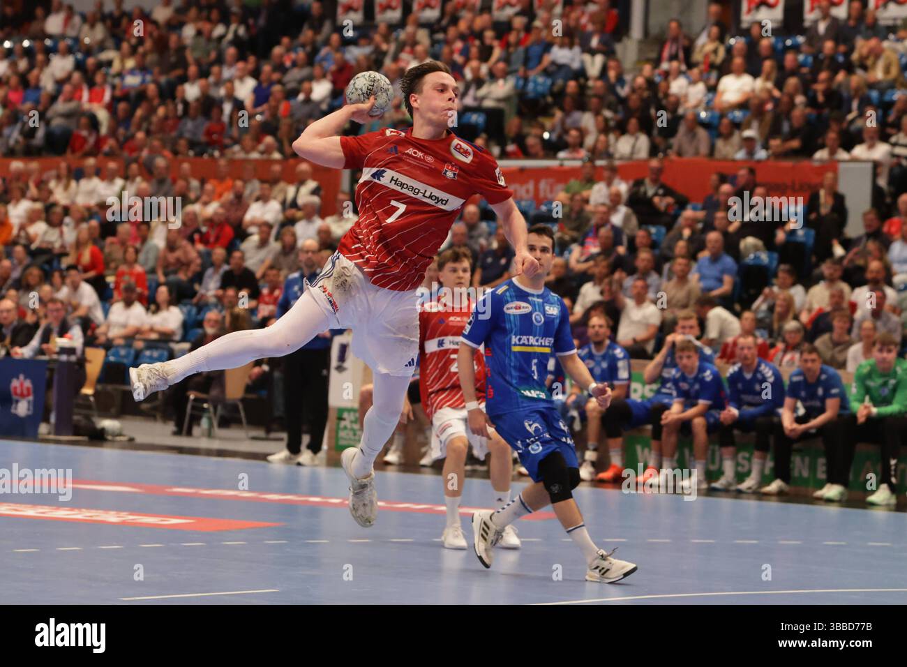 Deutschland, xFSx, Hamburg, 1. Daikin Handball Bundesliga, Herren, Saison 2024/2025, DHB, 29. Spieltag , HSV Handball vs TVB 1898 Stuttgart, in der Sporthalle Hamburg , 15.05.2025 , v.l. Leif Tissier 7, HSV Hamburg Handball wirft auf das Tor *** GER, xFSx, Hamburg,1 Daikin Handball Bundesliga, Herren,Saison 2024 2025,DHB, 29 Spieltag , HSV Handball vs TVB 1898 Stuttgart, in der Sporthalle Hamburg , 15 05 2025 , V l Leif Tissier 7, HSV Hamburg Handball Handball Handoxares Media Sows Stockfoto