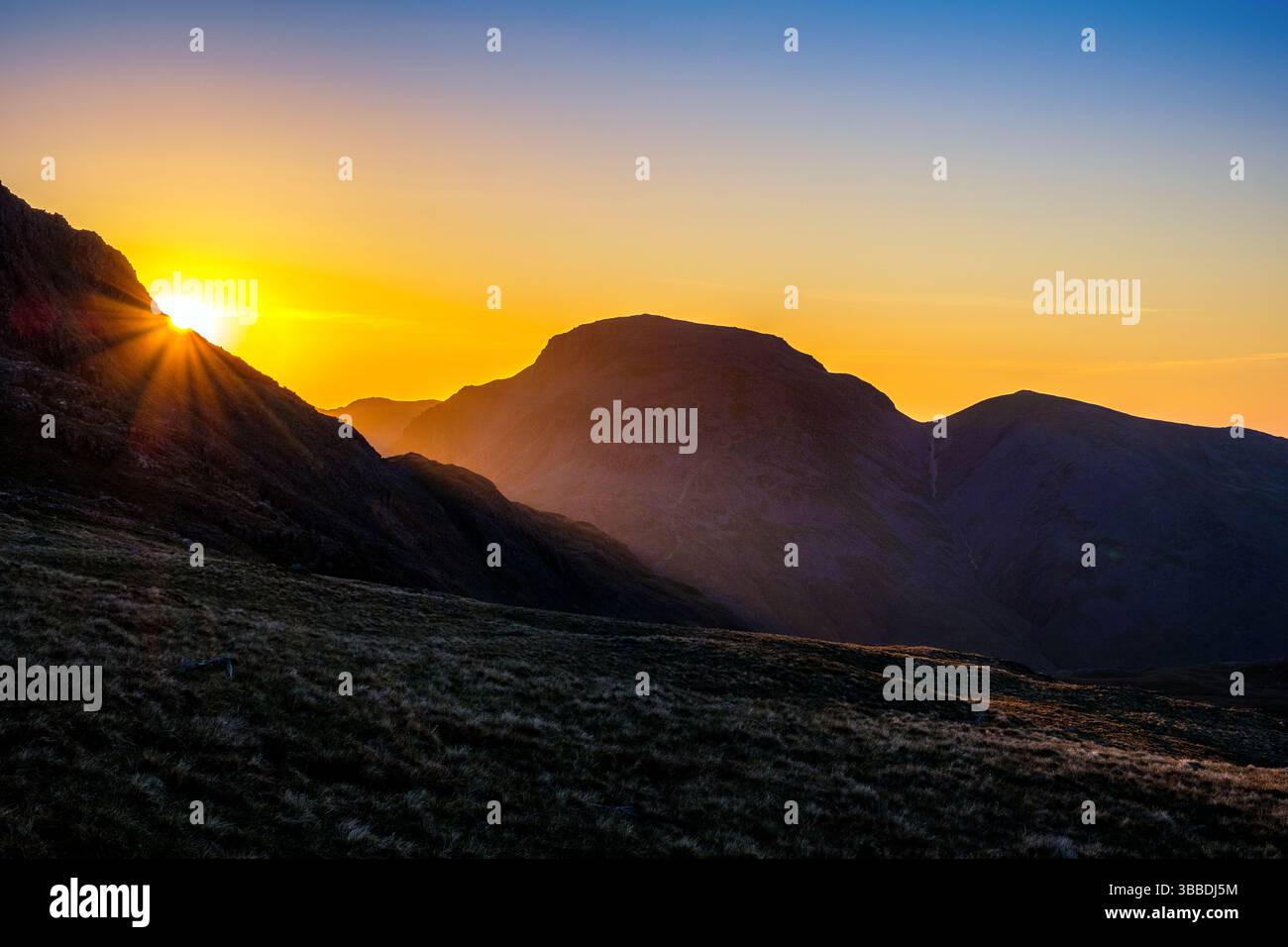 Sonnenuntergang über Great Gable im Lake District National Park, Cumbria, Großbritannien Stockfoto