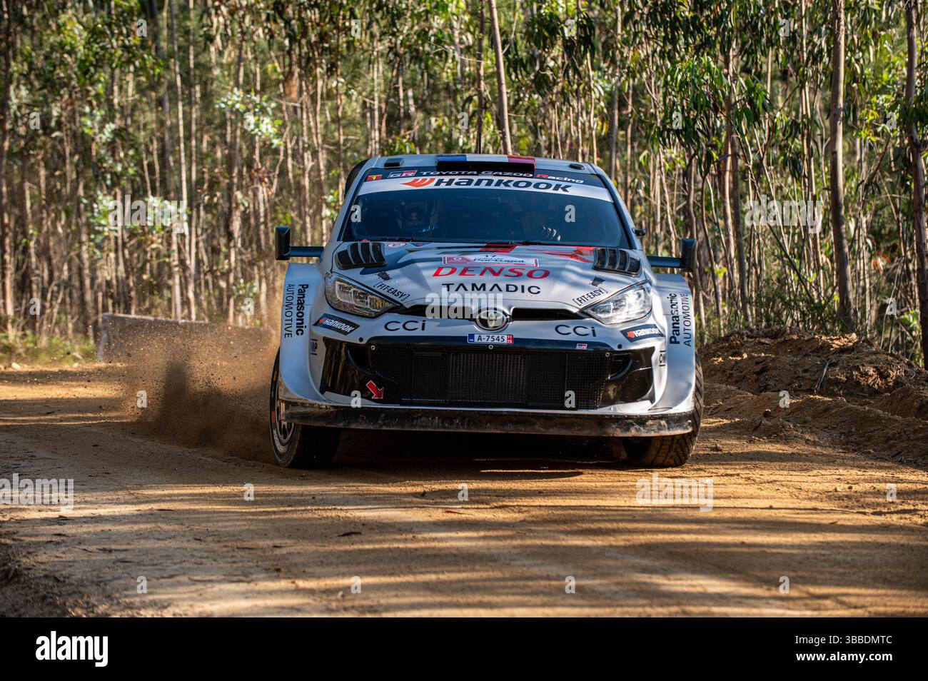 Sébastien OGIER(Fra),Vincent LANDAIS(Fra) bei einer TOYOTA GR Yaris Rally1 eines Teams TOYOTA GAZOO RACING WRT in Aktion während eines Shakedown der FIA WRC Vodafone Rallye Portugal in Matosinhos, Portugal, am 15. Mai 2025. Stockfoto