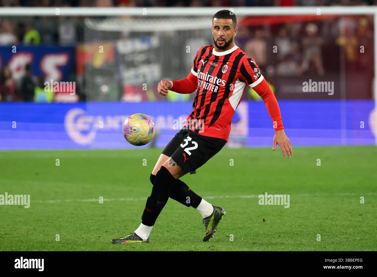 Kyle Walker vom AC Milan im Finale des Coppa Italia zwischen AC Milan und Bologna FC im Stadio Olimpico in Rom (Italien), 14. Mai 2025. Stockfoto