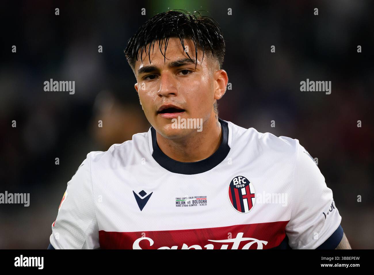 Santiago Castro von Bologna FC sieht beim Finale des Coppa Italia zwischen AC Milan und Bologna FC im Stadio Olimpico in Rom (Italien) am 14. Mai 2025 an. Stockfoto