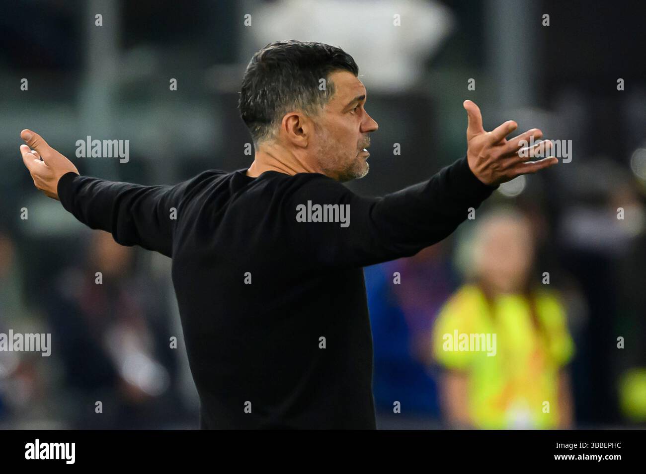 Sergio Conceicao, Cheftrainer des AC Mailand, reagiert auf das Finale des Coppa Italia zwischen AC Mailand und Bologna FC im Stadio Olimpico in Rom (Italien) am 14. Mai 2025. Stockfoto