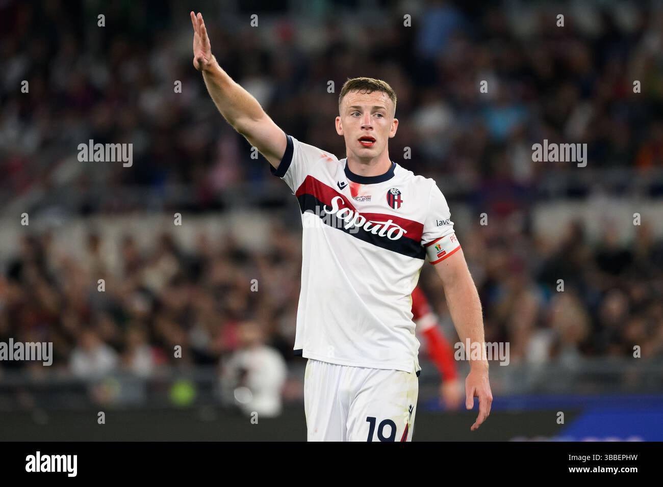 Lewis Ferguson von Bologna FC Gesten während des Finalspiels zwischen dem AC Milan und Bologna FC im Stadio Olimpico in Rom (Italien) am 14. Mai 2025. Stockfoto