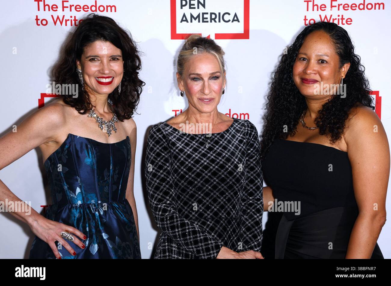 New York City, Usa. Mai 2025. Summer Lopez, Sarah Jessica Parker und Clarisse Rosaz Shariyf nehmen am 15. Mai 2025 an der Pen America Spring Literary Gala im American Museum of Natural History in New York Teil. Foto: Charles Guerin/ABACAPRESS.COM Credit: Abaca Press/Alamy Live News Stockfoto