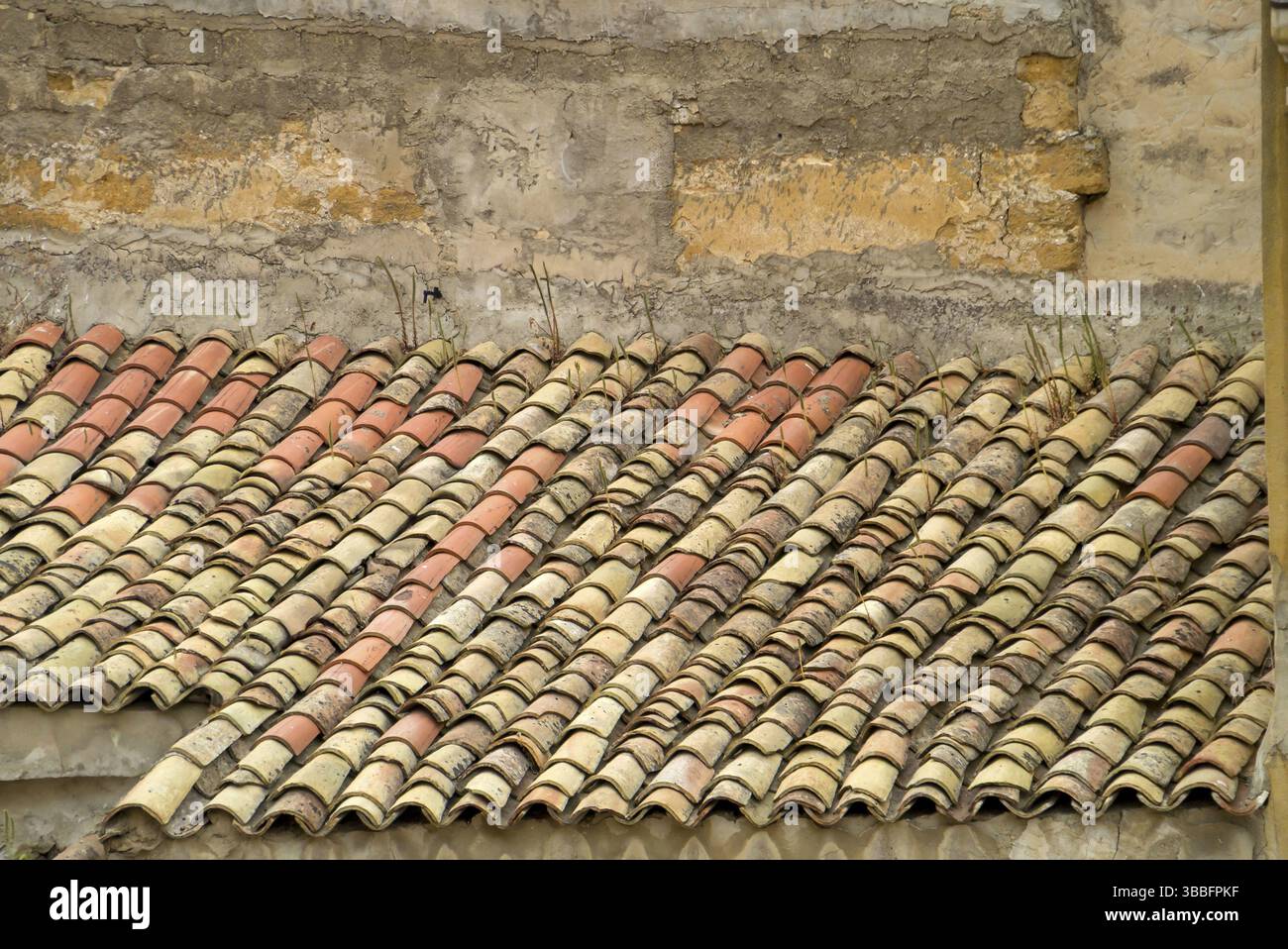 Erweiterung mit einem Dach aus traditionellen Dachziegeln, Agrigento, Argrigento, Sizilien, Italien, Europa Stockfoto