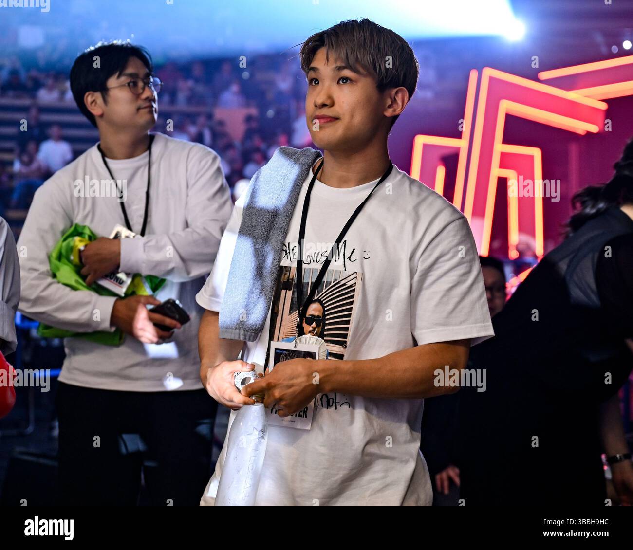 Tokio, Japan. Mai 2025. Reito Tsutsumi reagiert darauf, nachdem sein Bruder Hayato Tsutsumi am 11. Mai 2025 im Ota-City General Gymnasium in Tokio die 10R 133-Pfund-Gewichtsklasse gewann. Quelle: Hiroaki Finito Yamaguchi/AFLO/Alamy Live News Stockfoto