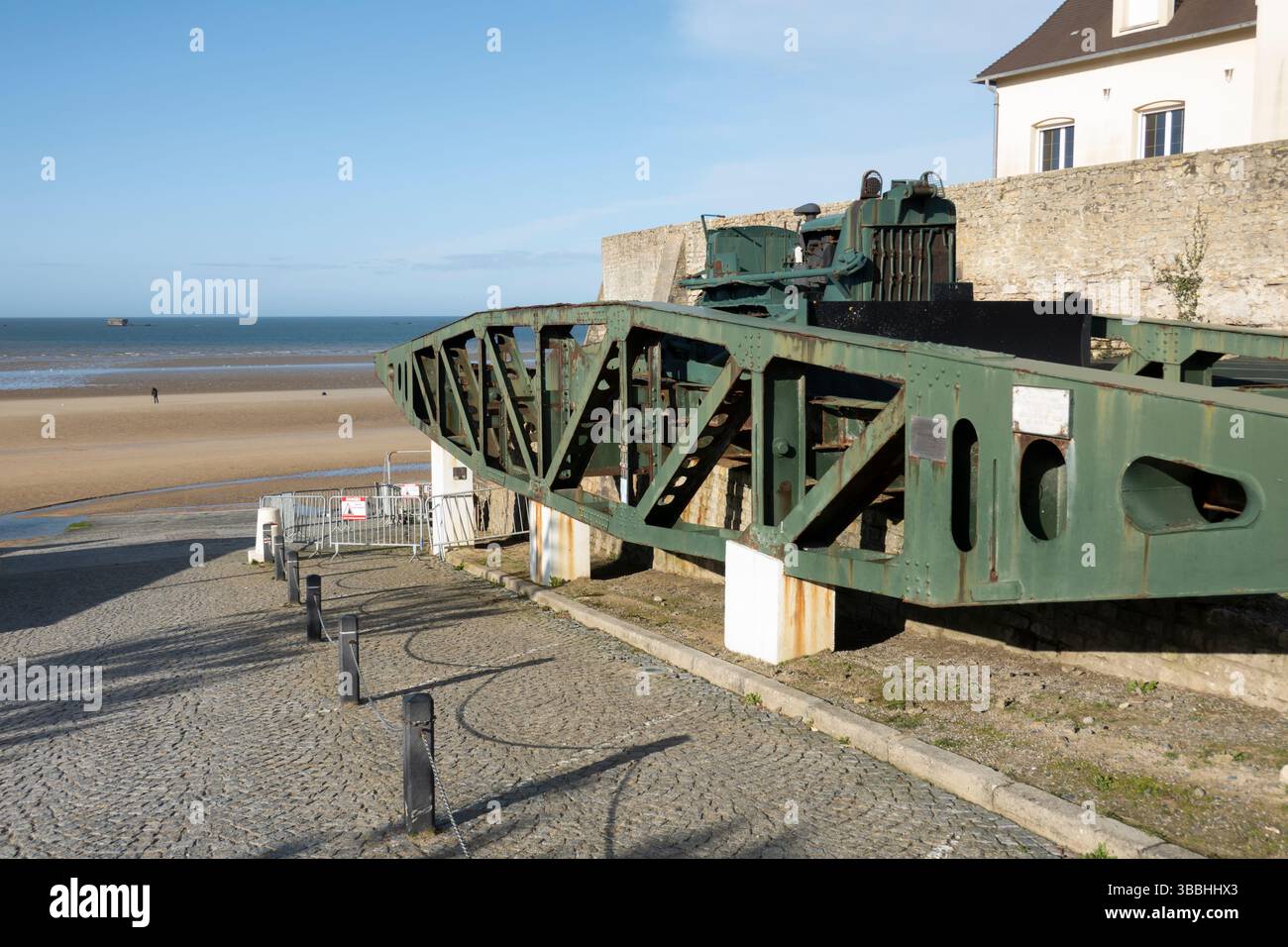 Überreste des Mulberry Harbour, Arromanches-les-Bains, Normandie, Frankreich, Europa Stockfoto
