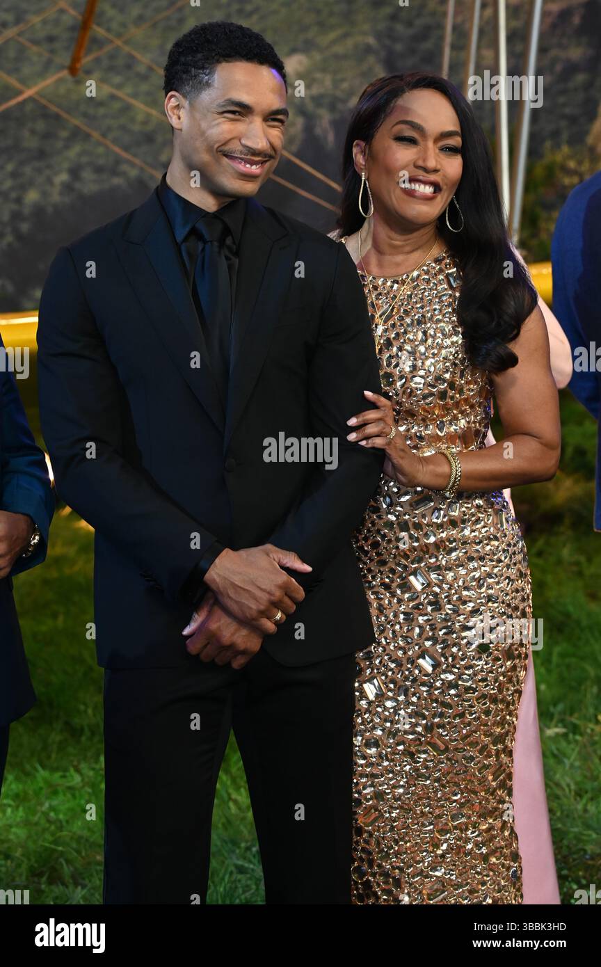 LONDON, ENGLAND – 15. MAI: Greg Tarzan Davis, Angela Bassett nimmt am 15. Mai 2025 in London, England, an der Mission: Impossible - The Final Reckononing, Teil. (Foto von 李世惠/siehe Li/Picture Capital) Credit: Siehe Li/Picture Capital/Alamy Live News Stockfoto
