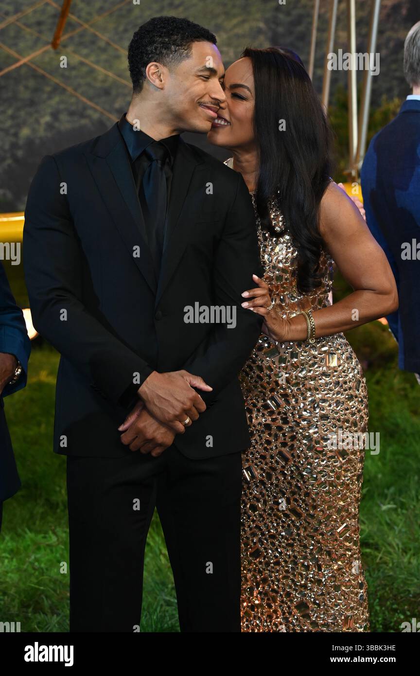 LONDON, ENGLAND – 15. MAI: Greg Tarzan Davis, Angela Bassett nimmt am 15. Mai 2025 in London, England, an der Mission: Impossible - The Final Reckononing, Teil. (Foto von 李世惠/siehe Li/Picture Capital) Credit: Siehe Li/Picture Capital/Alamy Live News Stockfoto