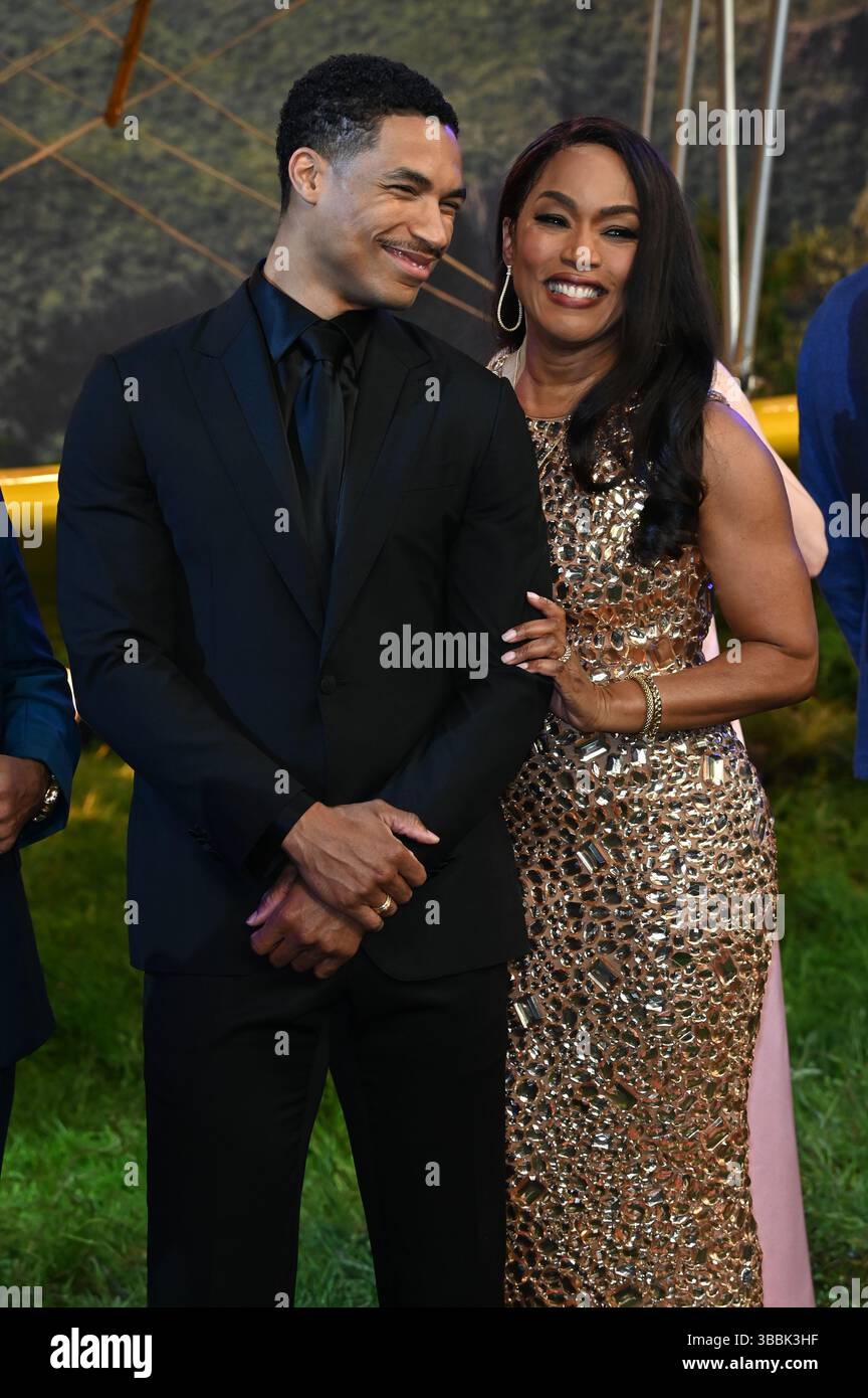 LONDON, ENGLAND – 15. MAI: Greg Tarzan Davis, Angela Bassett nimmt am 15. Mai 2025 in London, England, an der Mission: Impossible - The Final Reckononing, Teil. (Foto von 李世惠/siehe Li/Picture Capital) Credit: Siehe Li/Picture Capital/Alamy Live News Stockfoto