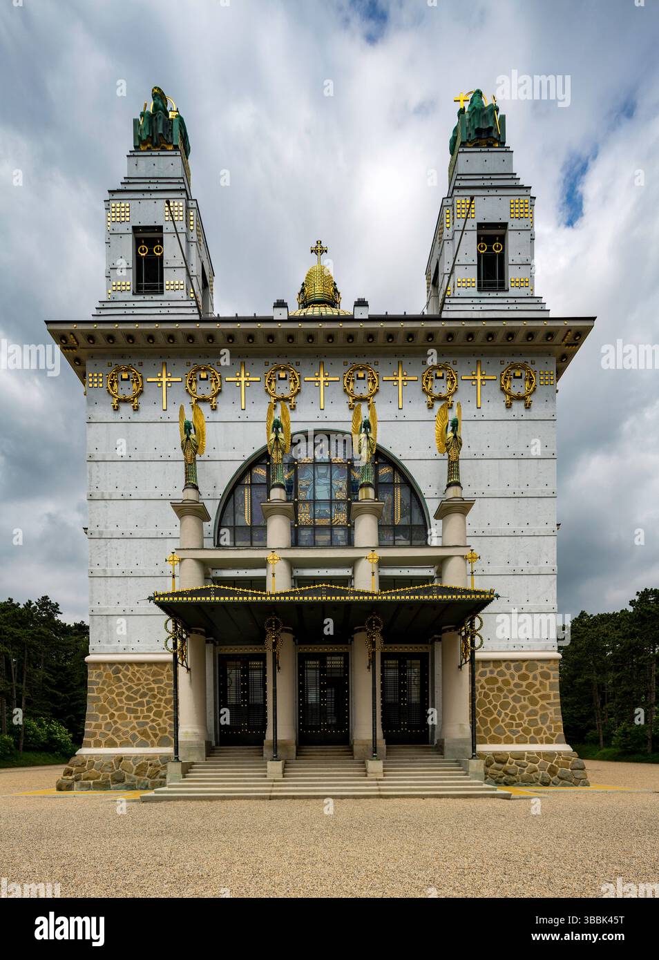 Außenansicht der Jugendstilkirche am Steinhof, 1907, auch Kirche St. Leopold, Wien, Österreich Stockfoto