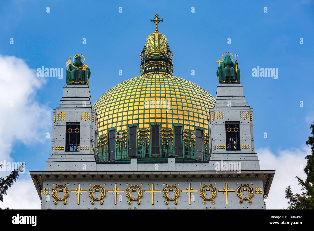 Außenansicht der Jugendstilkirche am Steinhof, 1907, auch Kirche St. Leopold, Wien, Österreich Stockfoto