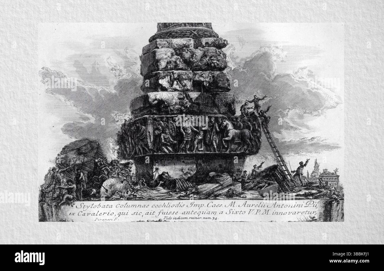 Basis der Säule des Markus Aurelius, hochauflösendes Bild der römischen Kaiserreliefskulptur, historisches Denkmal des antiken Roms mit geschnitzten Schlachtungen Stockfoto