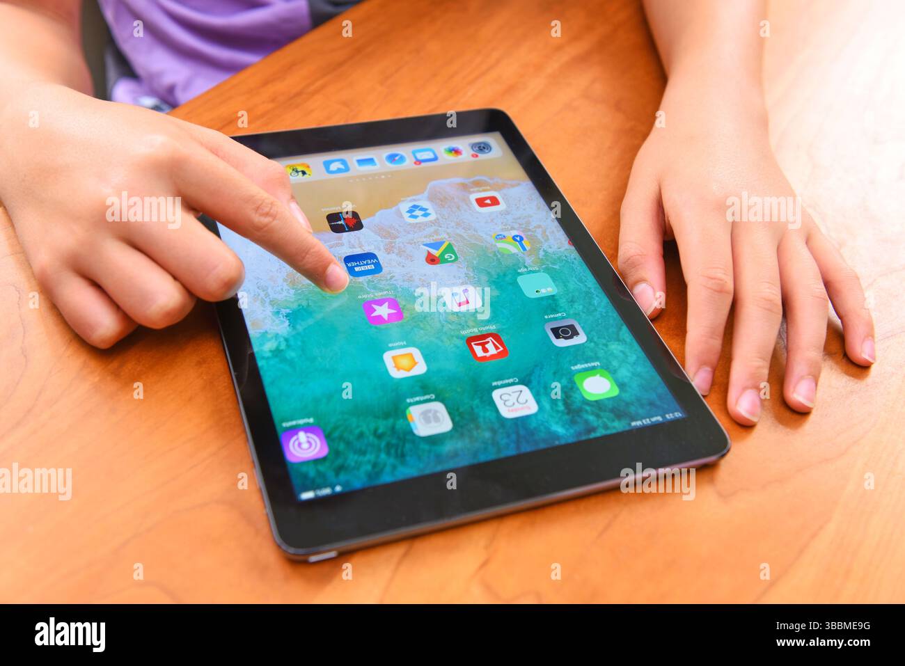 Ich packe mit Teenager Stockfoto