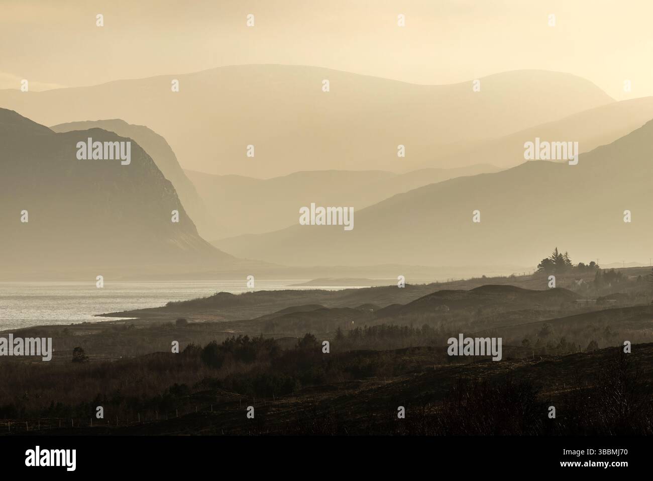 Die Berge von Sutherland und Loch Eriboll, Sutherland, Schottland, Großbritannien, Februar 2025 Stockfoto