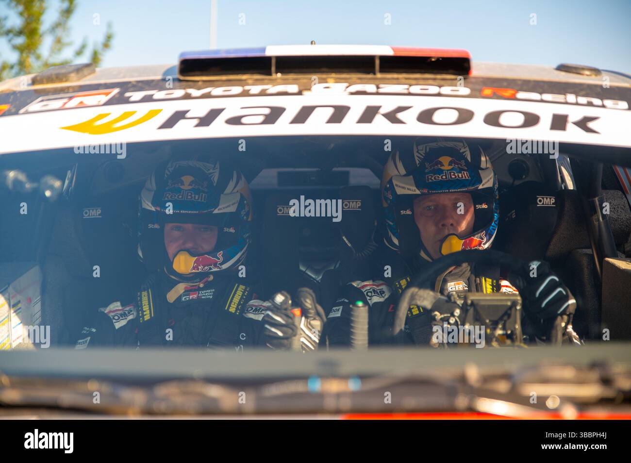 Sébastien OGIER(Fra),Vincent LANDAIS(Fra) auf einer TOYOTA GR Yaris Rally1 eines Teams TOYOTA GAZOO RACING WRT , Porträt während des 2. Tages der FIA WRC Vodafone Rally Portugal in Matosinhos, Portugal, am 16. Mai 2025. Quelle: Federico Manoni/Alamy Live News Stockfoto