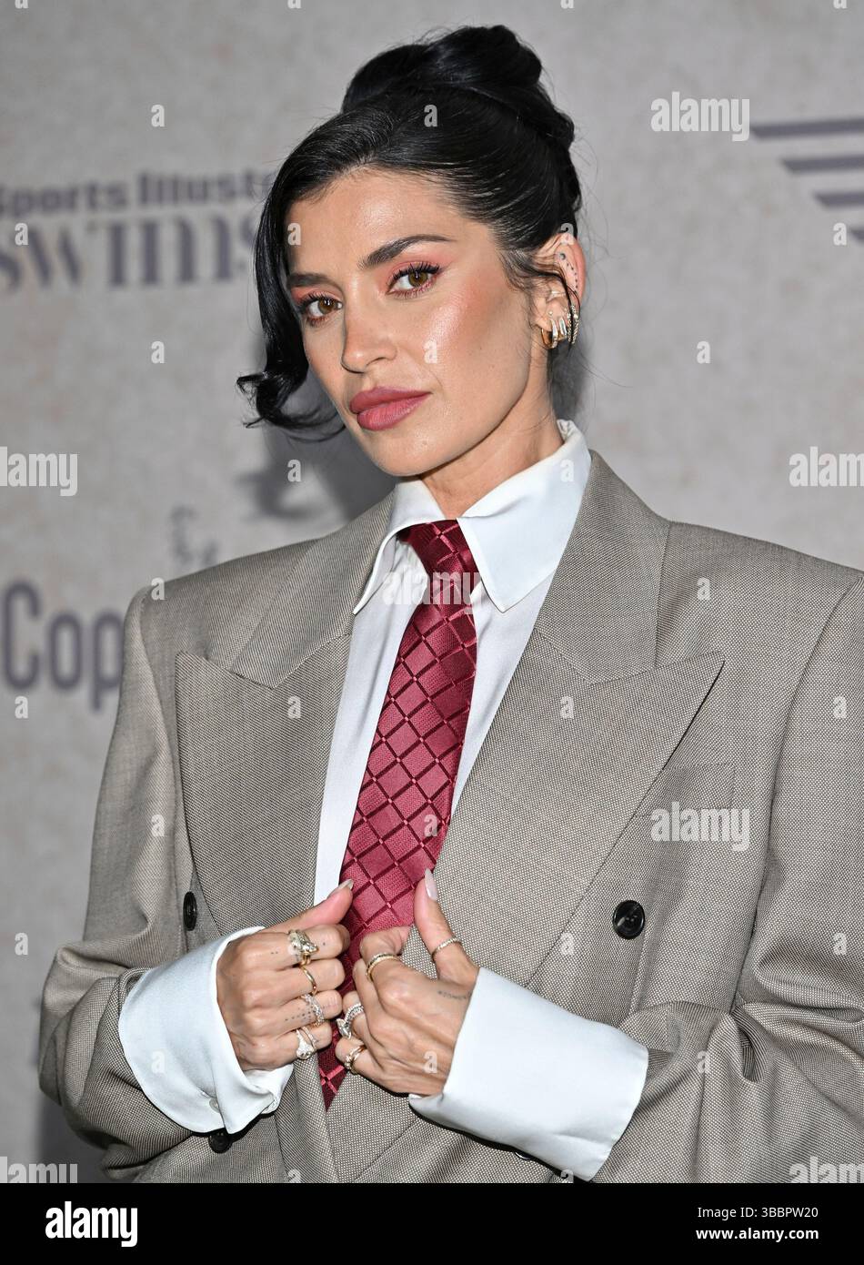 Nicole Williams English attends the Sports Illustrated Swimsuit Edition(00)