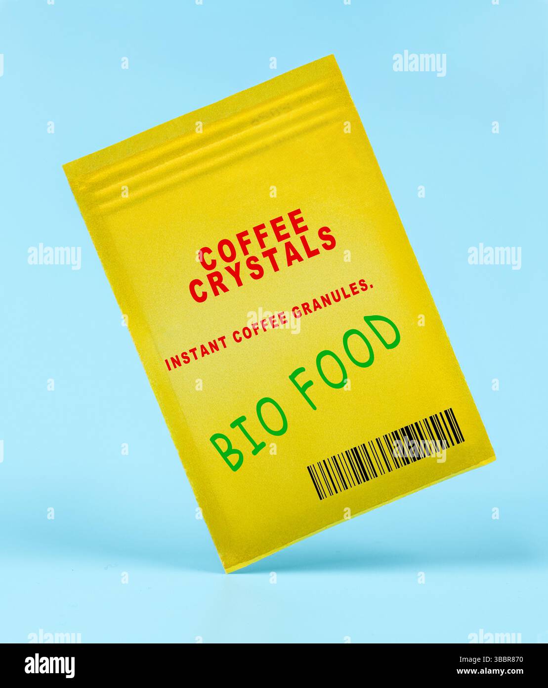 Kaffeekristalle. Instantkaffee Granulat. Gefriergetrockneter Kaffee zum Aromatisieren von Backwaren oder Getränken. Stockfoto